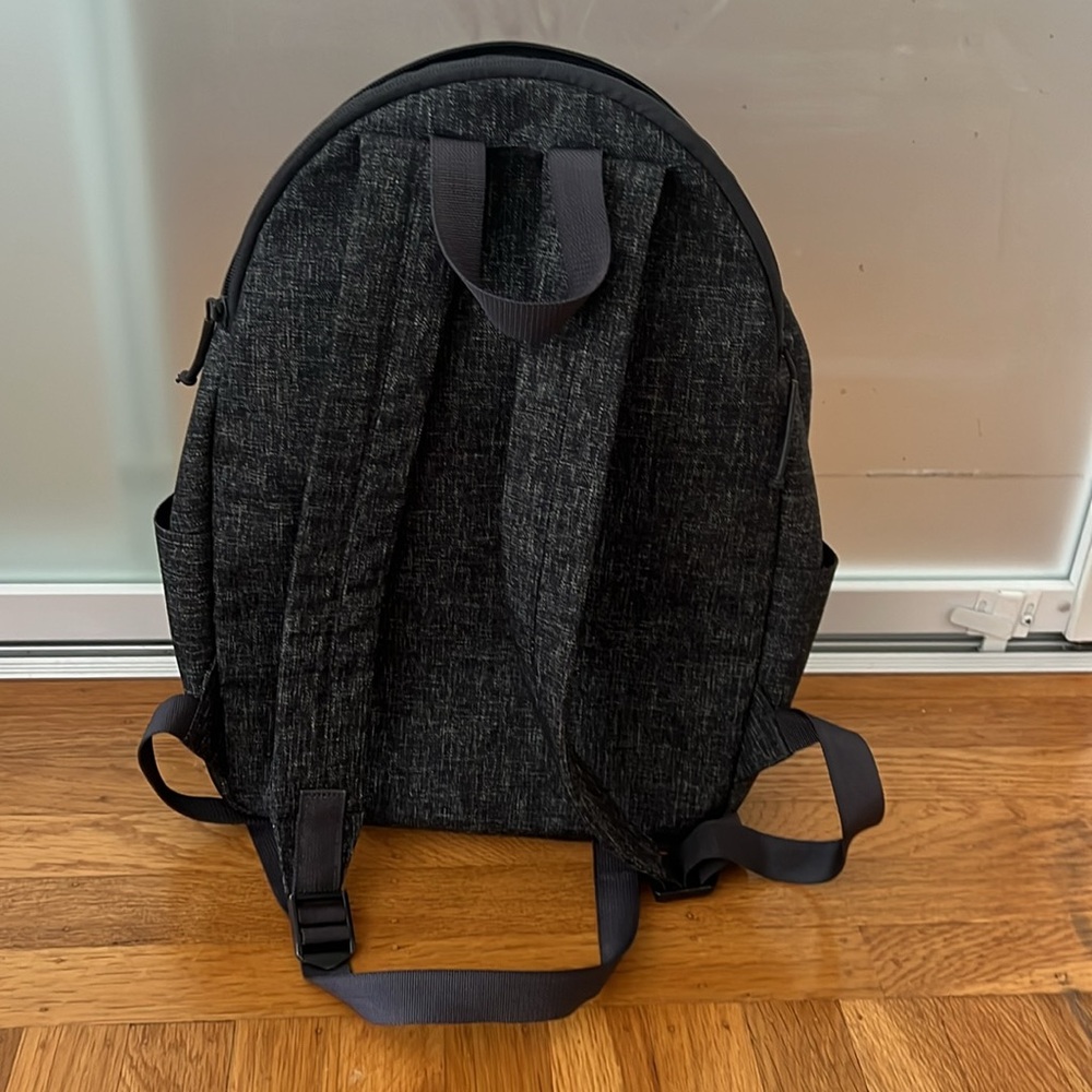 Everlane backpack - Picture 3 of 4